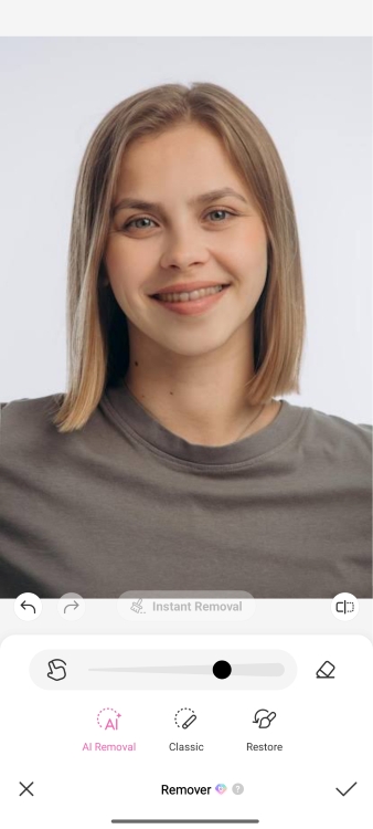 BeautyPlus Remover Screenshot EN - No-Brace Filter AI Removal result