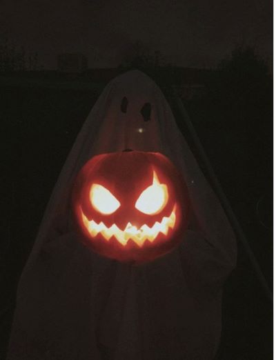 How to Make a Halloween PFP