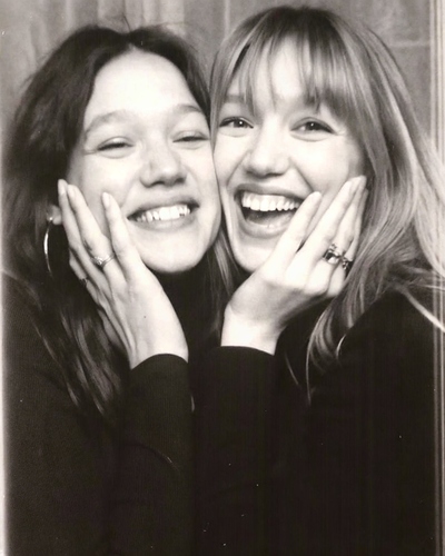 Photo Booth-Cheek to Cheek