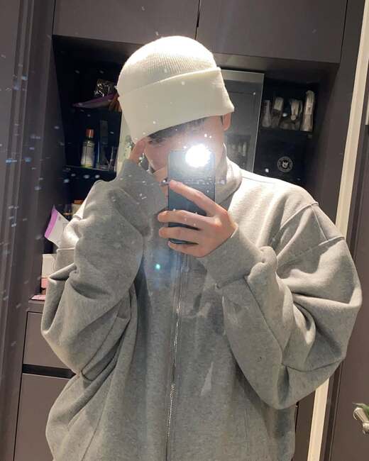 chụp ảnh trước gương đèn flash-Tạo dáng cho ảnh đẹp