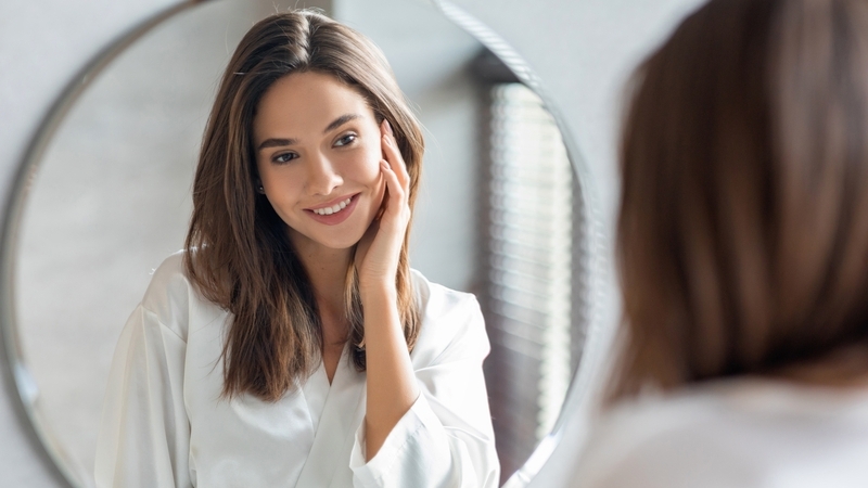 Why Do I Look So Ugly in Pictures Compared to the Mirror?